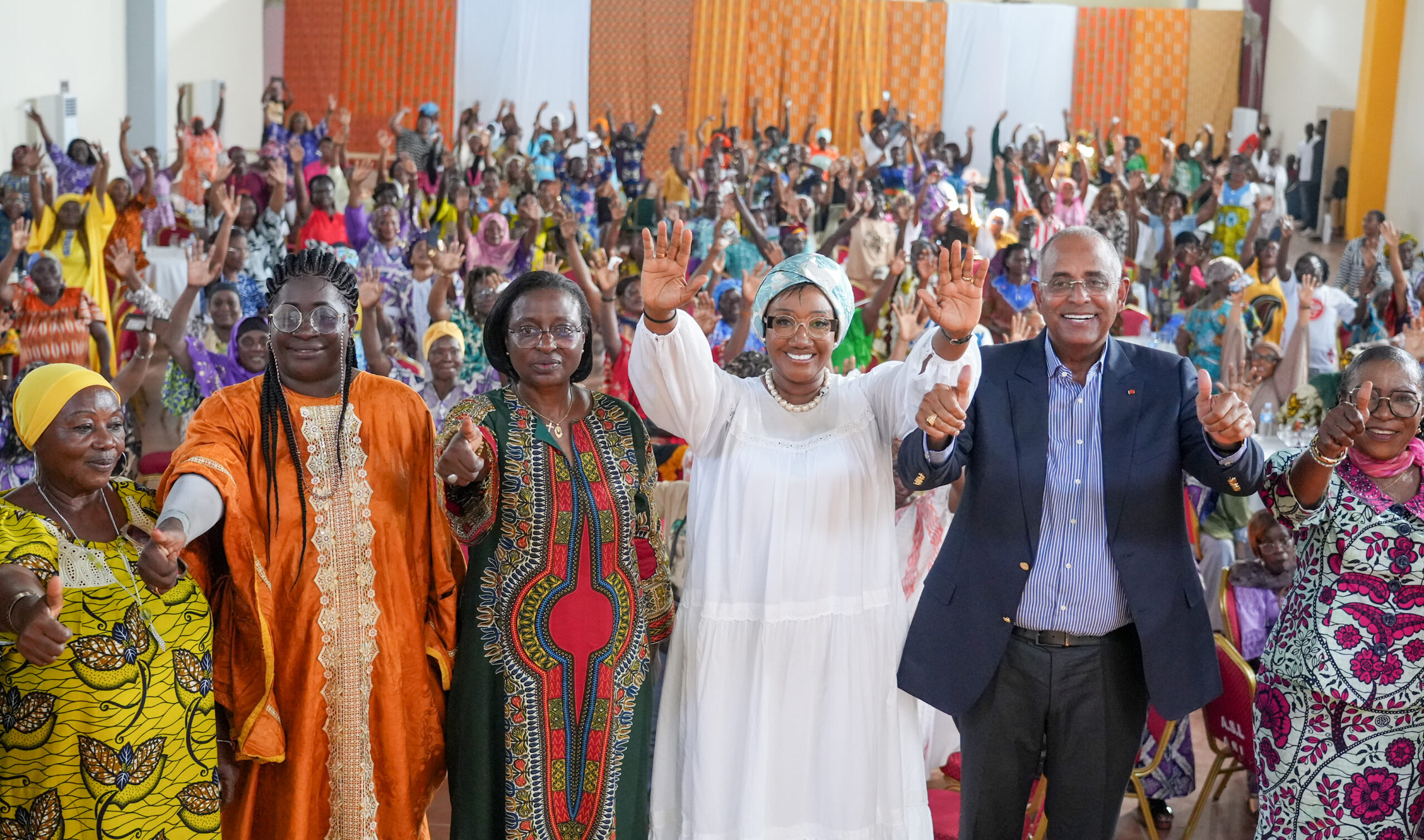 Adzopé : Les femmes rendent  hommage à Madame Florence Achi, Maire de la commune