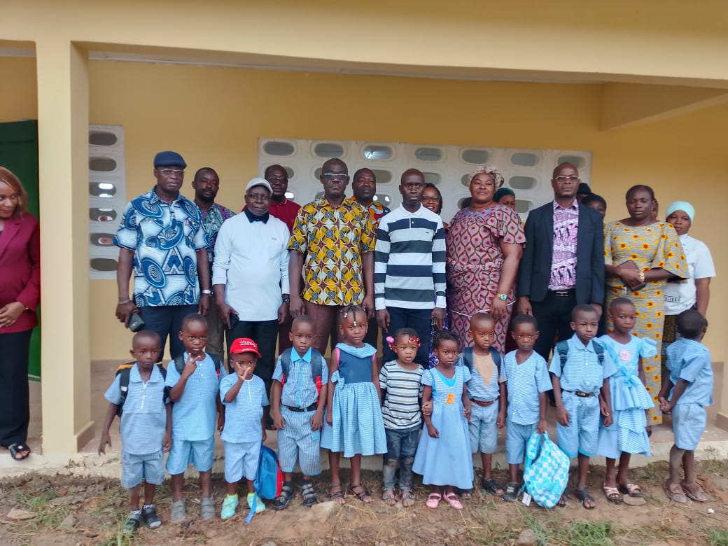 Remise officielle des clés de la nouvelle école maternelle Amakpé-Tabois 1 & 2