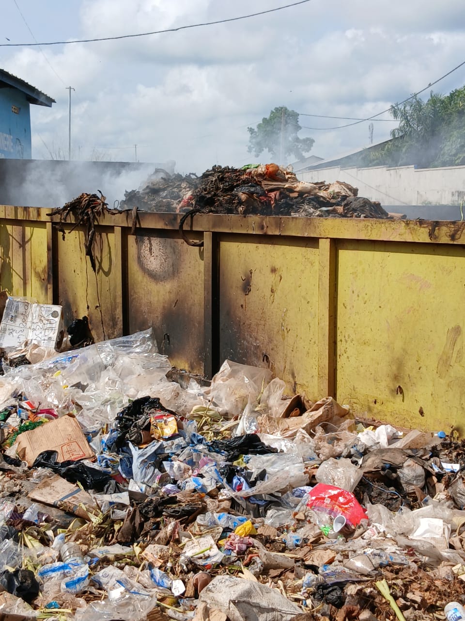 Brûler les ordures : un danger silencieux pour la santé et pour Adzopé