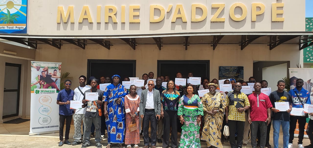 CÉRÉMONIE DE REMISE DES ATTESTATIONS DE FIN DE STAGE D’IMMERSION À ADZOPÉ